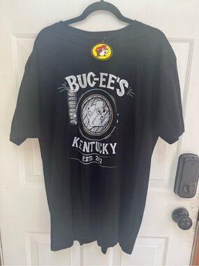 NWT Buc-ees Kentucky Estd 2022 Graphic Tee Black Mens Large New With Tags
